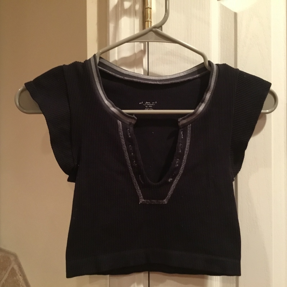 Urban Outfitters  Go for Gold Crop Top Black size xs/s